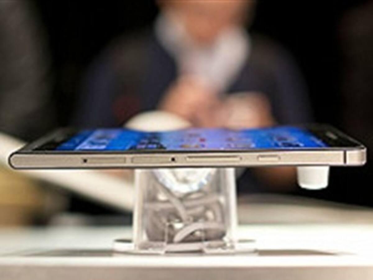 Empresa china lanza el teléfono inteligente más delgado del mundo