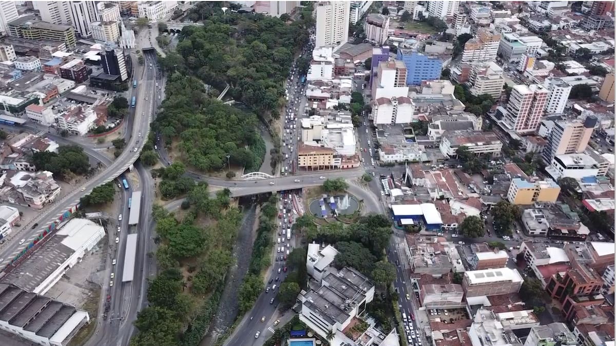 Conozca vías alternas por restauración de puente contiguo al Club Colombia