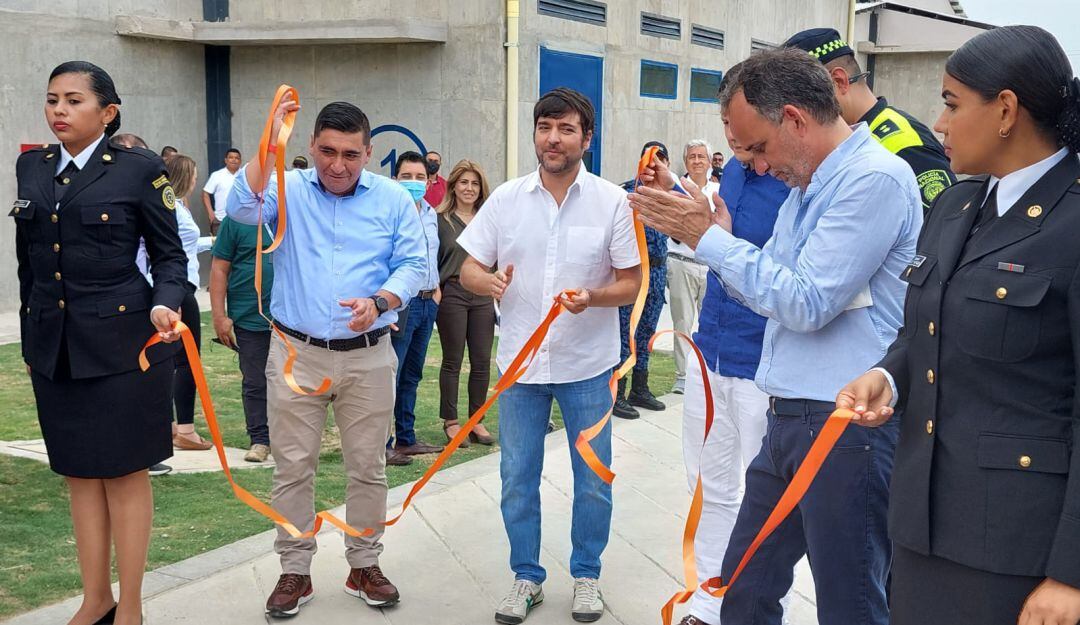 Entrega de los pabellones