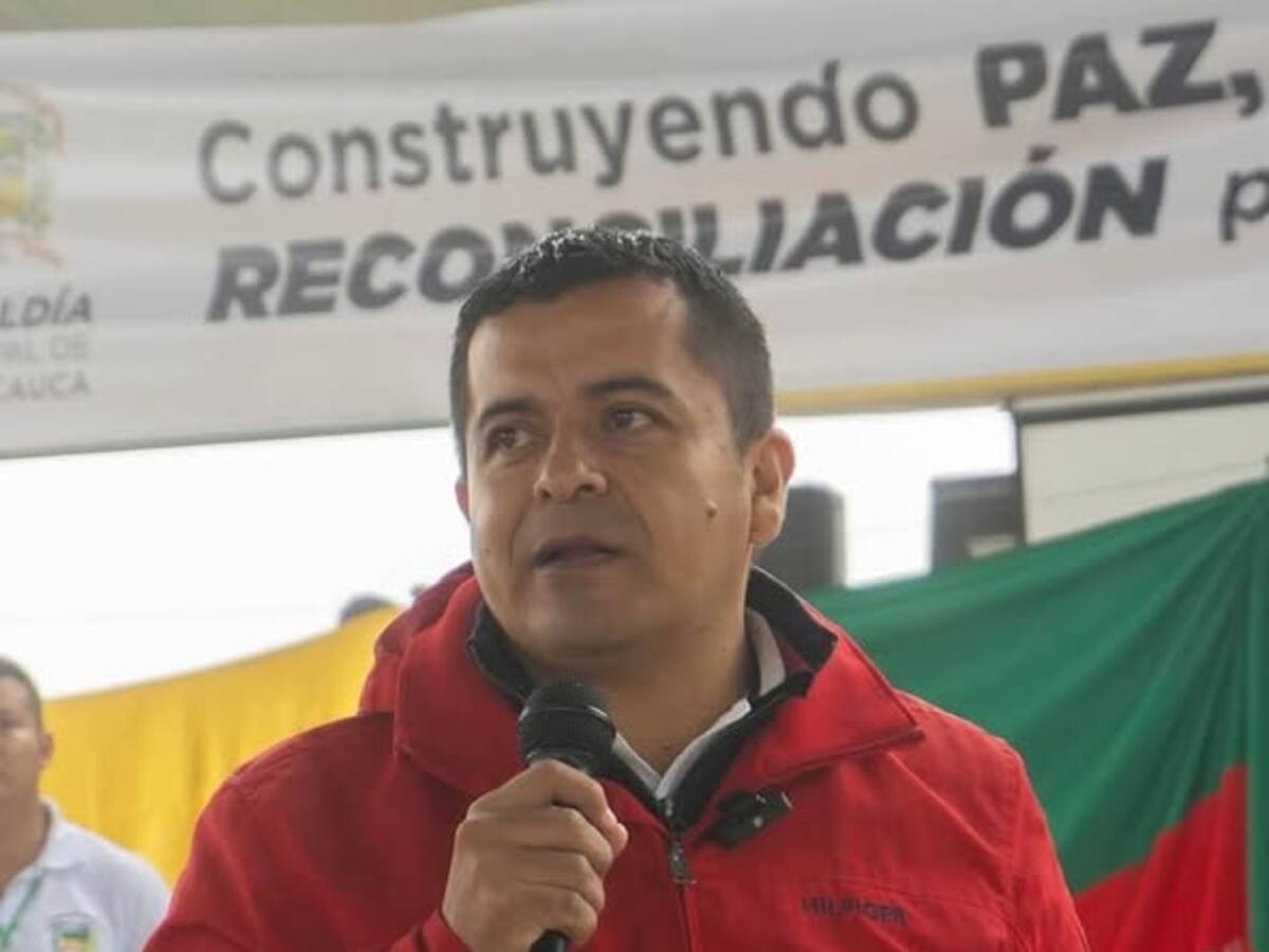 Ataque en Cauca: Hombres armados bajaron de la camioneta al alcalde de Páez y se la robaron