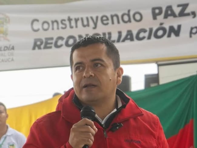 Ataque en Cauca: Hombres armados bajaron de la camioneta al alcalde de Páez y se la robaron