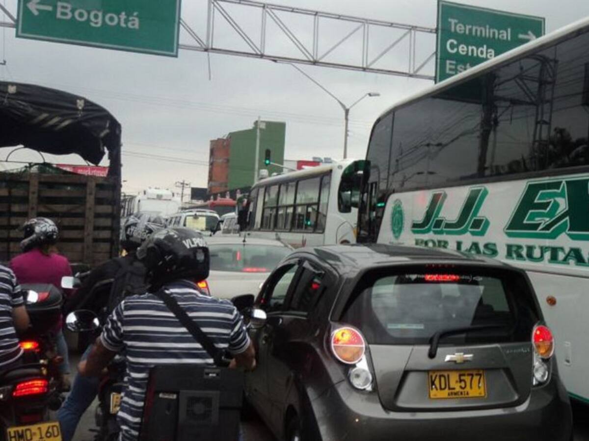 Conductores y taxistas en Armenia con diferentes opiniones por pico y placa