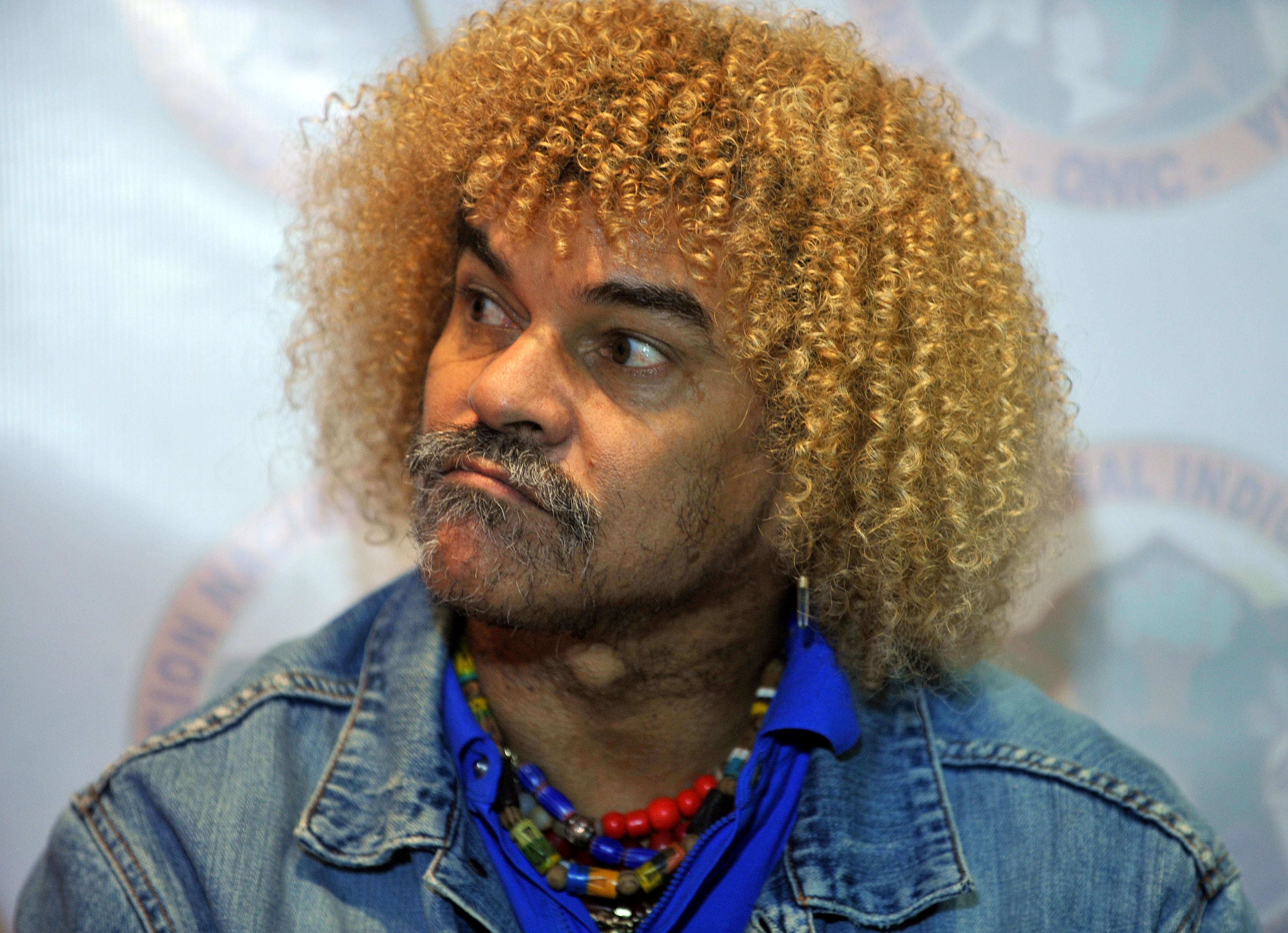 Carlos "El Pibe" Valderrama previo a Indigenous National Football Championship in Colombia 2013 (Photo credit should read GUILLERMO LEGARIA/AFP via Getty Images)