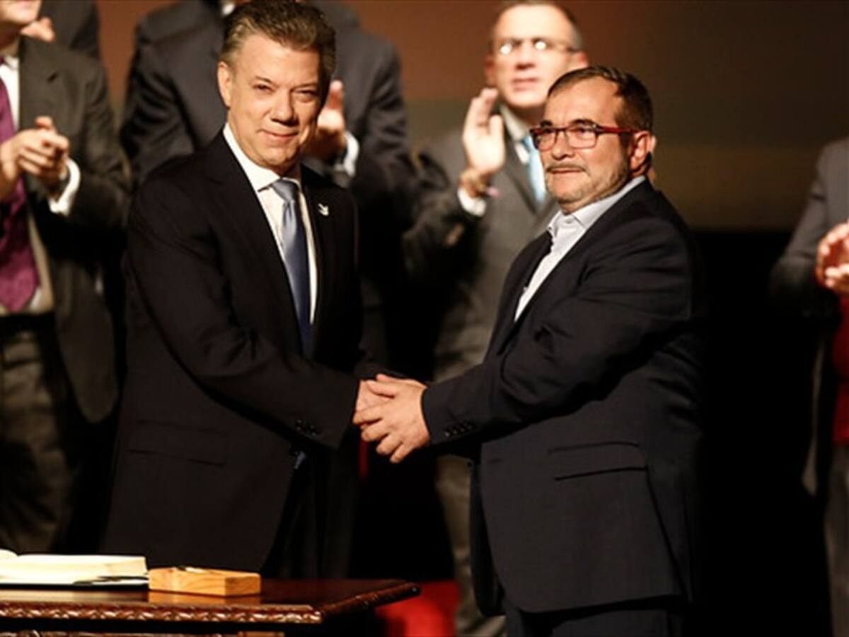 Santos se reúne con Timochenko y el Consejo Político de las Farc