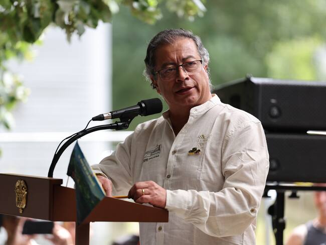 PARÍS, 25/07/2024.- El presidente colombiano, Gustavo Petro, durante la inauguración de la Casa Colombia, ubicada en el Parc de la Villette de la capital francesa, este jueves. EFE/ Miguel Gutiérrez