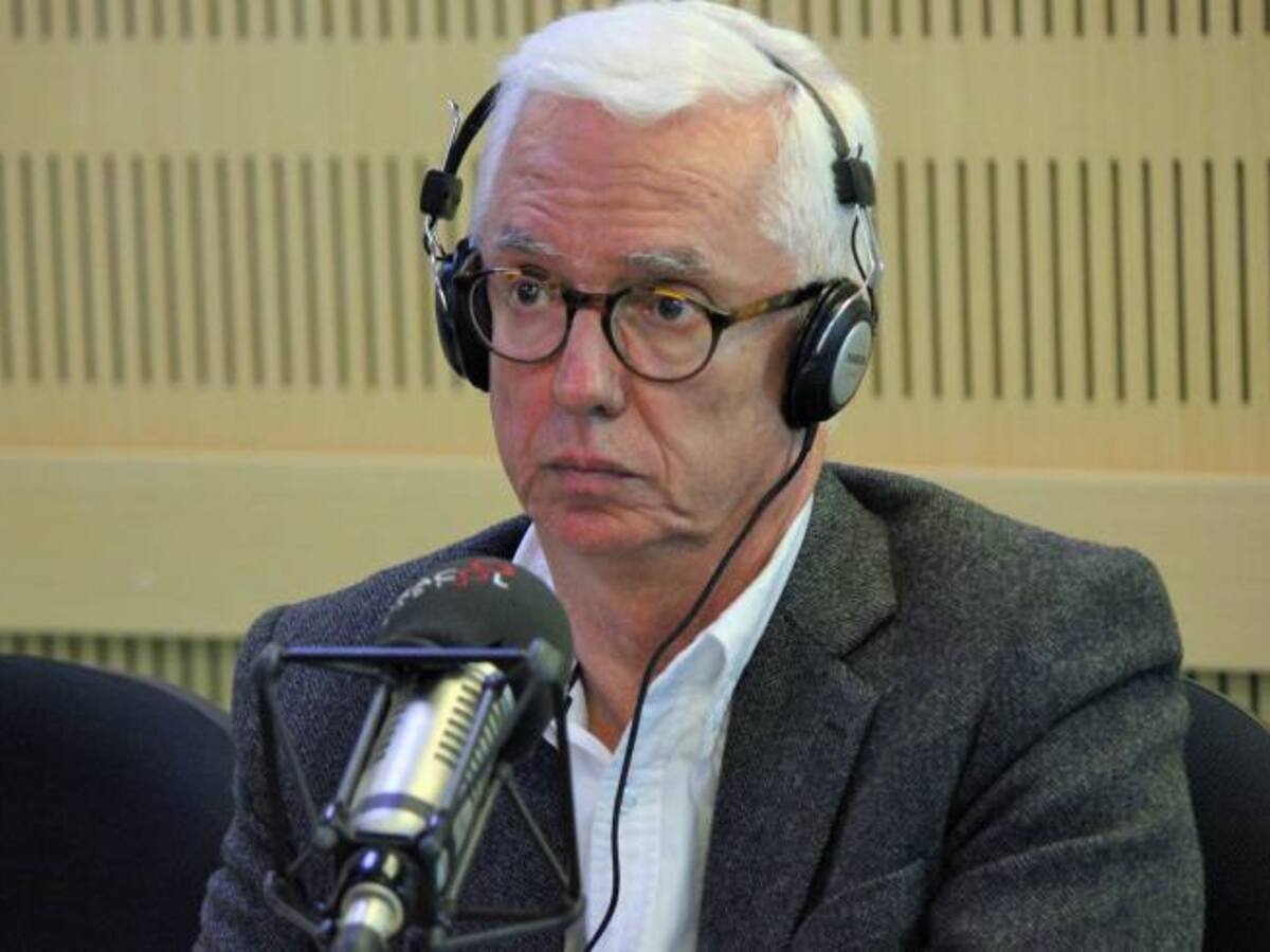 Uber ha violado siete normas colombianas y actúa de manera ilegal: senador Robledo