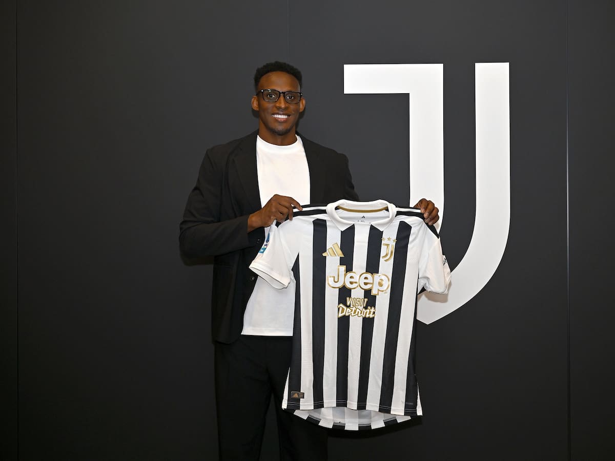 Juventus oficializa el fichaje de Jhon Janer Lucumí