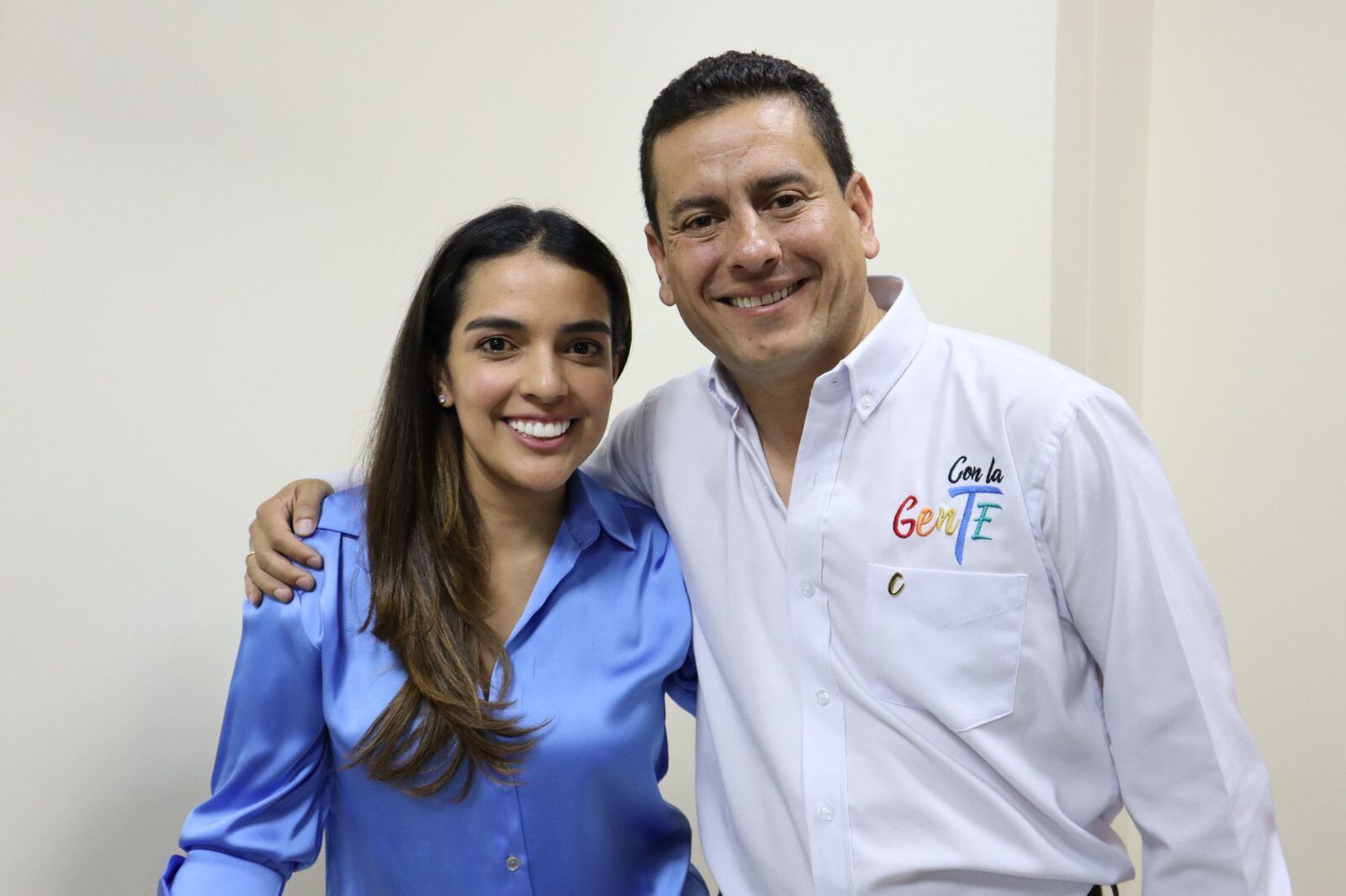 Representante a la Cámara, Ingrid Sogamoso y el candidato a la Alcaldía de Tunja, Vicente Aníbal Ojeda I Cortesía: Prensa Ingrid Sogamoso.