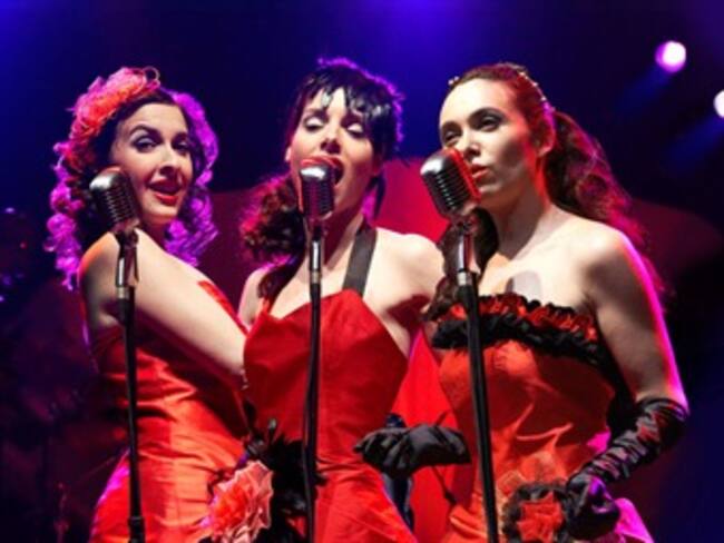 Las Divinas recrean cabaret con erotismo y humor en festival Iberoamericano de Bogotá