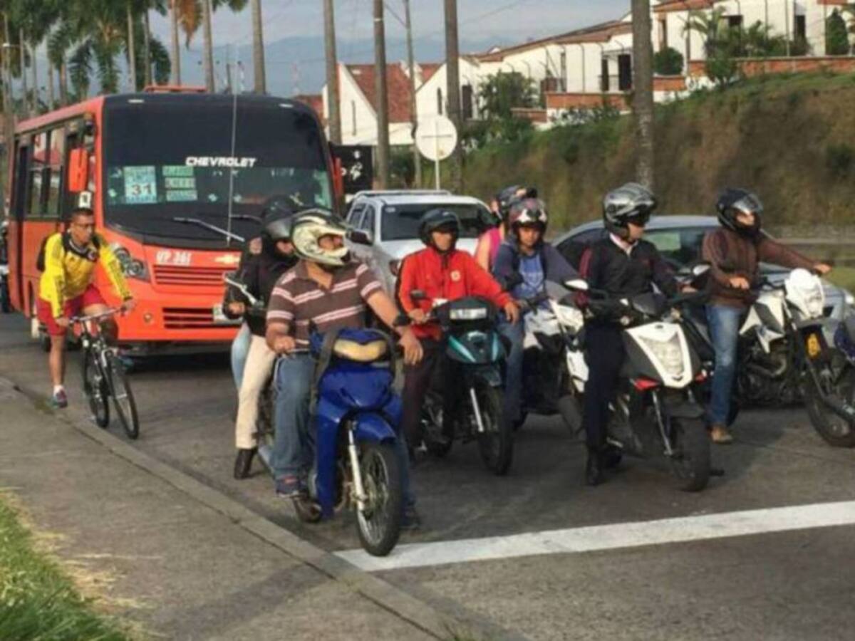Continúa la restricción de parrillero hombre en Pereira
