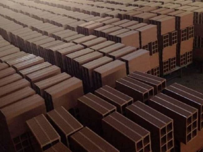 Arcilleros hace críticas a los cruces viales seguros