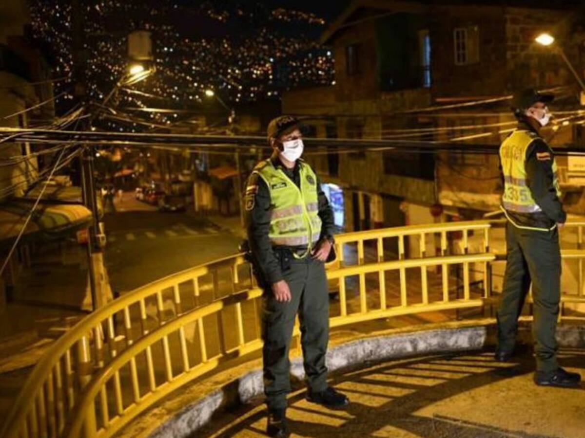 En el primer día de toque de queda, se impusieron más de cien comparendos