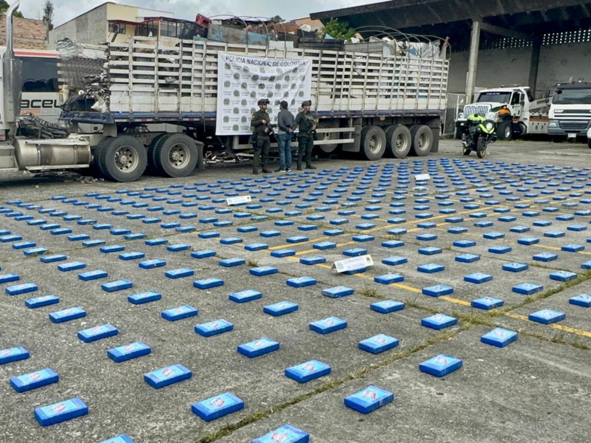 Policía incauta media tonelada de cocaína en la vía Panamericana entre Cauca y Valle