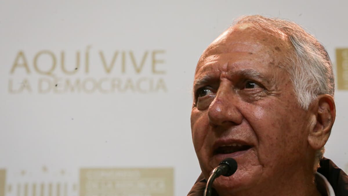 Políticos tildan de “indolente” al ministro de Salud por decir que “los ricos también lloran”