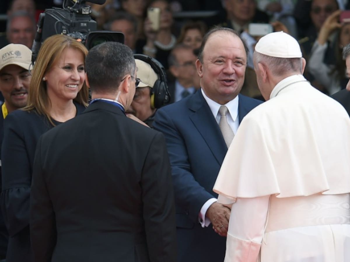 ¿Cuál fue el regalo del papa Francisco a los ministros?