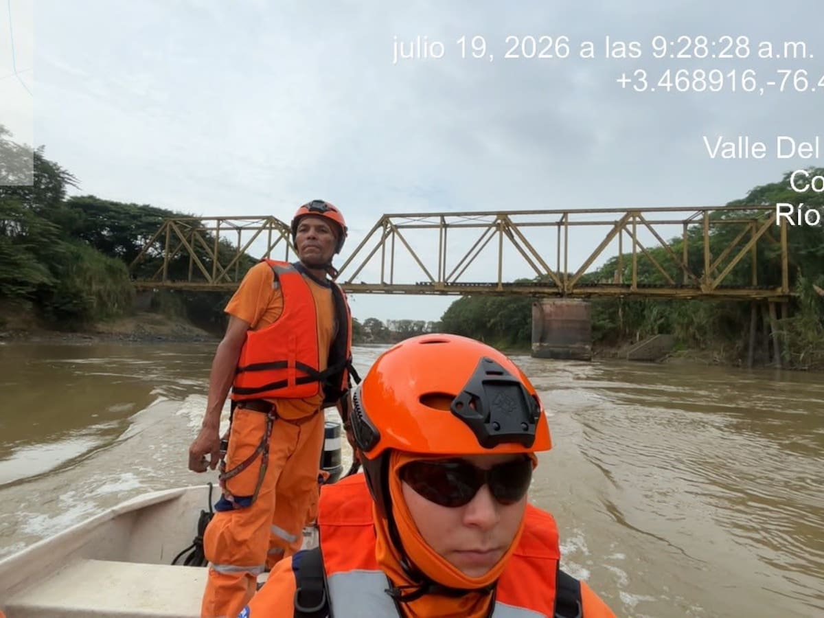 Sin rastro del niño de 13 años arrastrado por el río Cauca en Cali; reanudan las labores de búsqueda