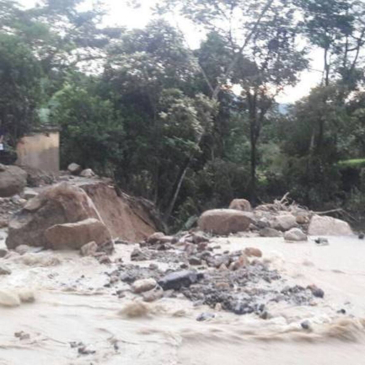 Avalancha en el río Unete incomunica a Boyacá y Casanare