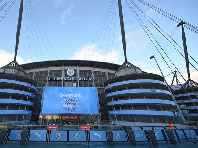 El Etihad Stadium luce la imagen del Manchester City campeón.