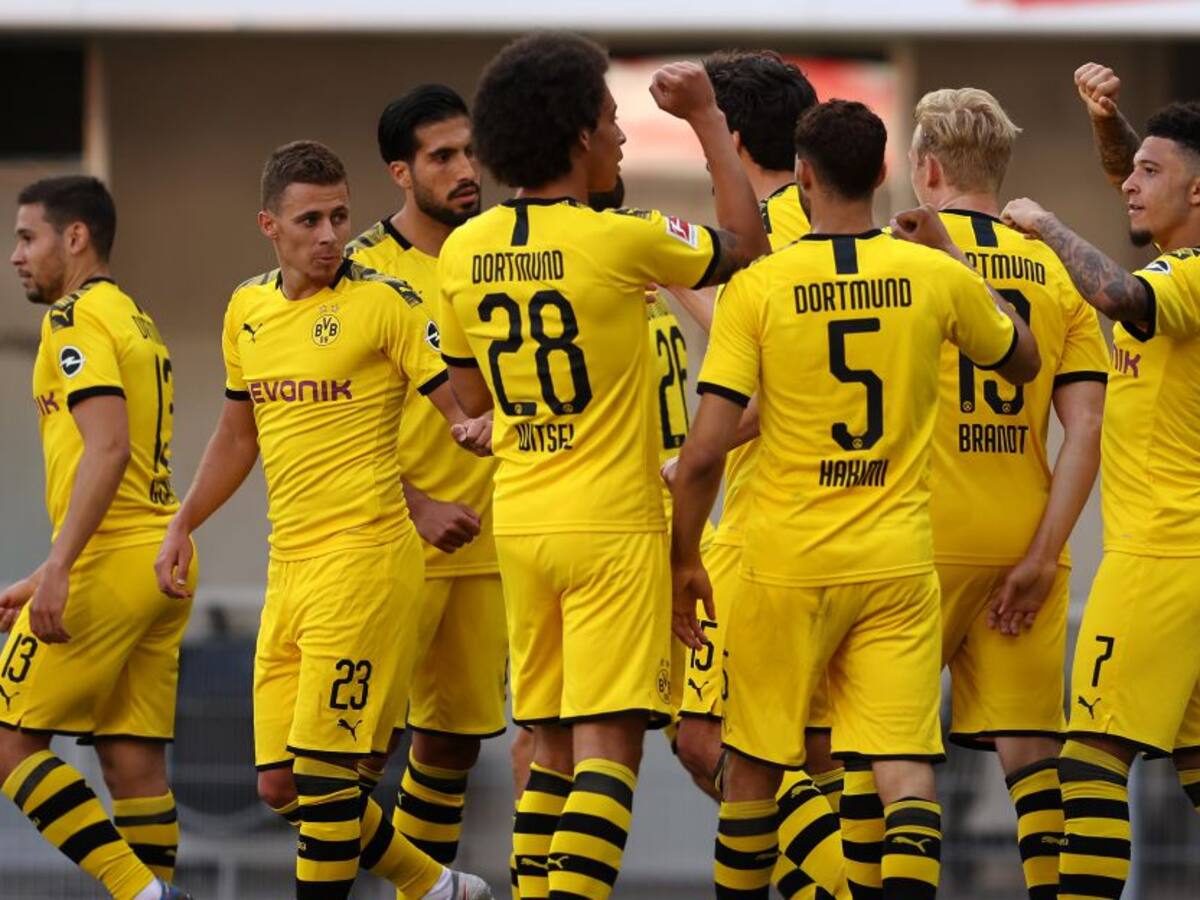 Con triplete de Sancho, Borussia Dortmund apabulló a un modesto Paderborn