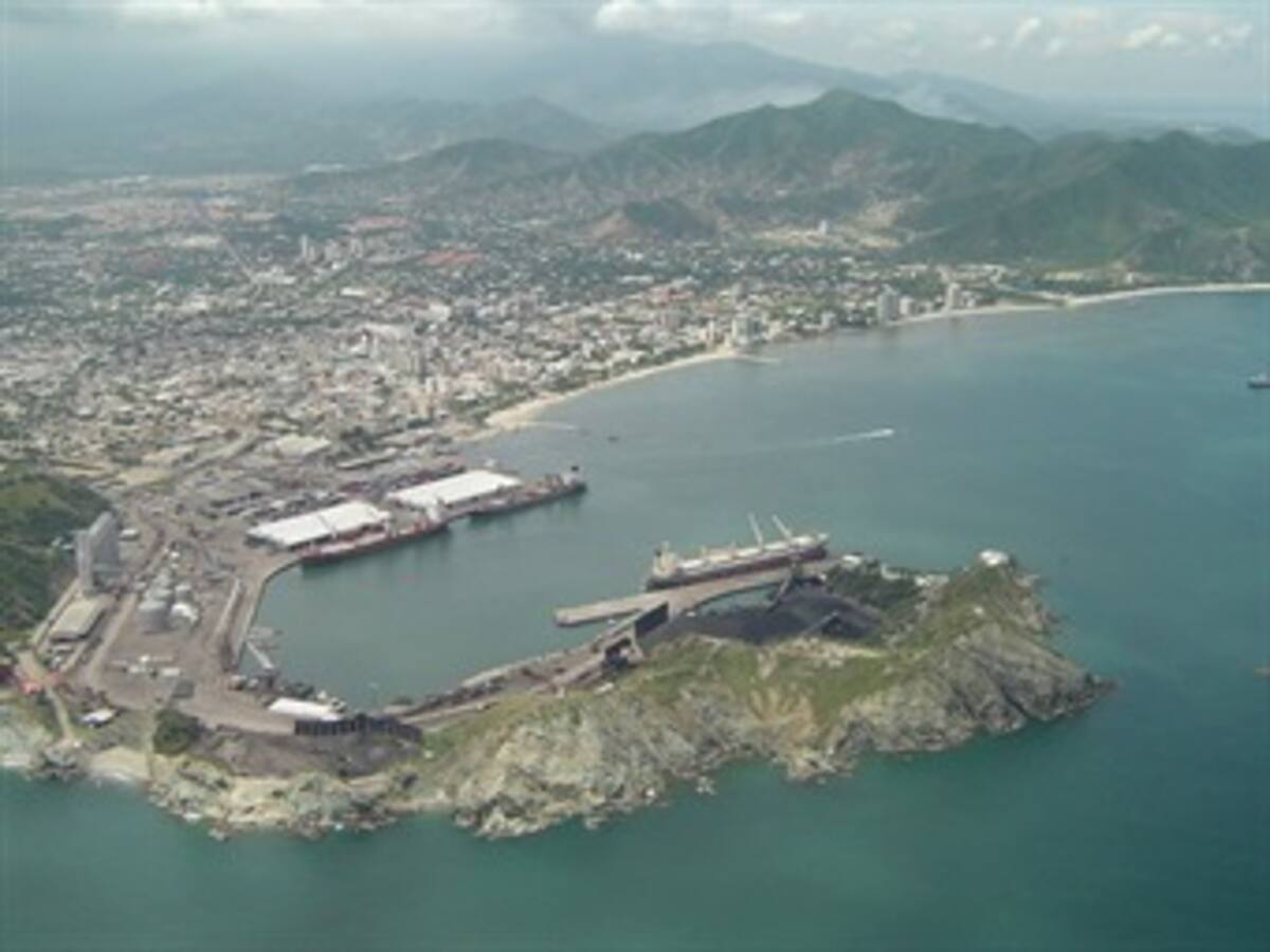 Hoteles de Santa Marta serían responsables de mancha negra en la bahía