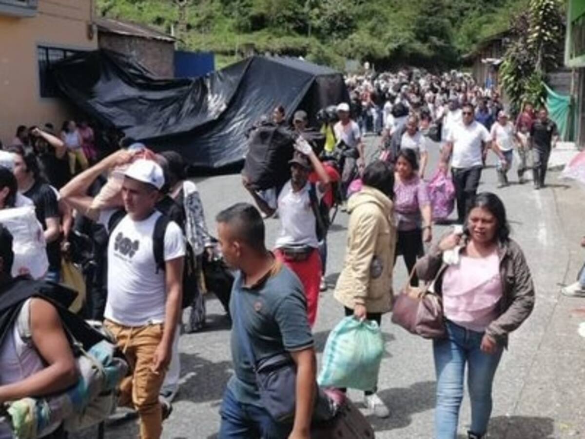 Persiste el cierre de la vía a Tumaco