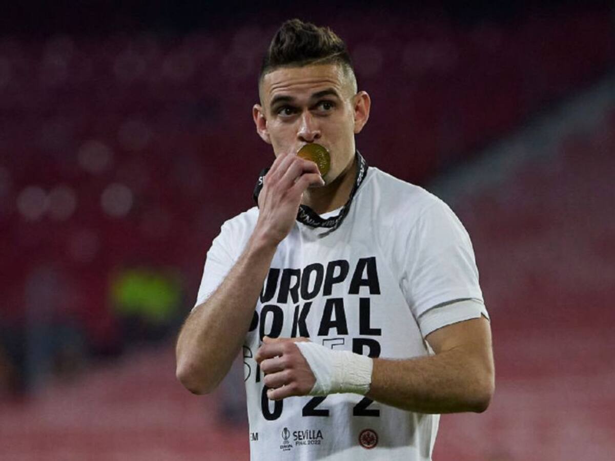 Santos Borré alcanza su valor de mercado más alto tras su regreso a Europa