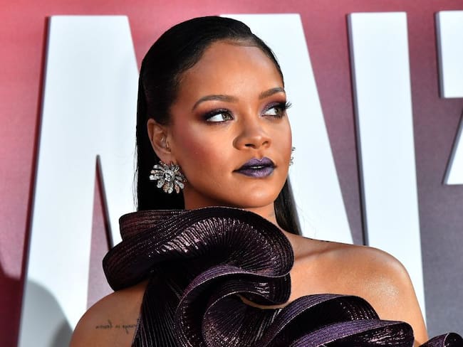 Rihanna demanda a su padre