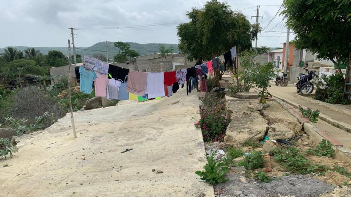 Caracol Investiga - LAS PROMESAS INCUMPLIDAS DE UNA CASA PROPIA PARA DAMNIFICADOS DEL INVIERNO EN EL ATLÁNTICO