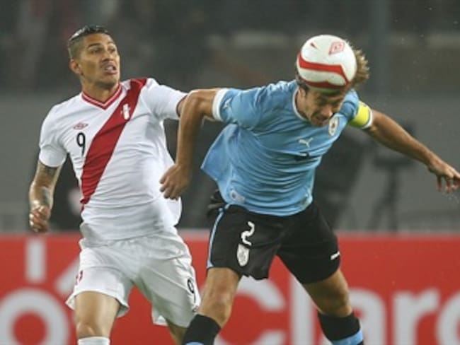 Tabárez convoca dos juveniles para reemplazar a Godín y Lugano ante Colombia