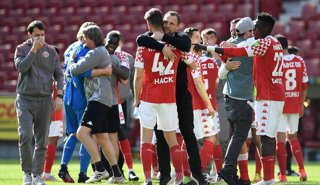 Los jugadores del Mainz festejan su triunfo sobre el Bayern Múnich.