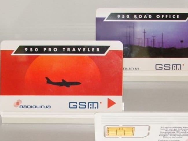 Primeros modelos de tarjetas SIM creadas por la compañía Giesecke+Devrient