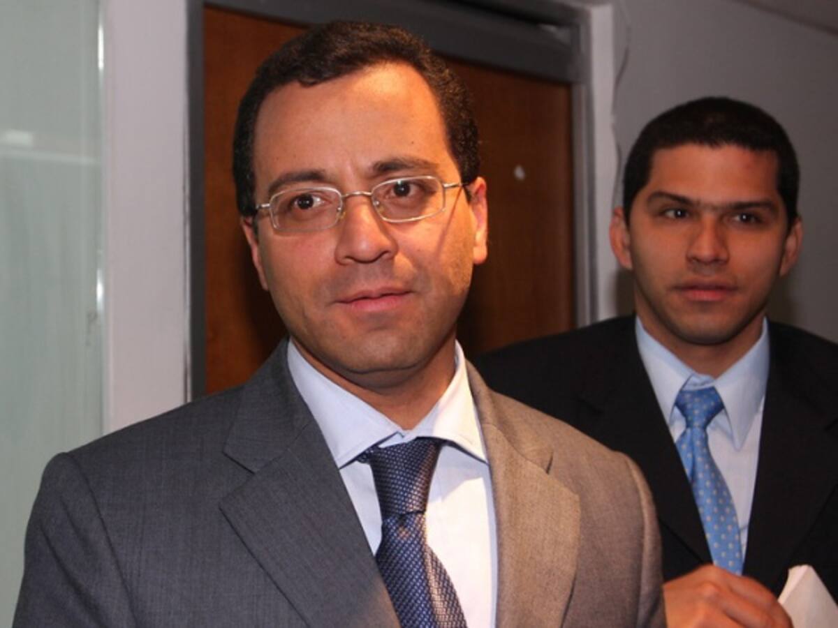 Aplazan imputación a César Mauricio Velázquez por 'chuzadas'