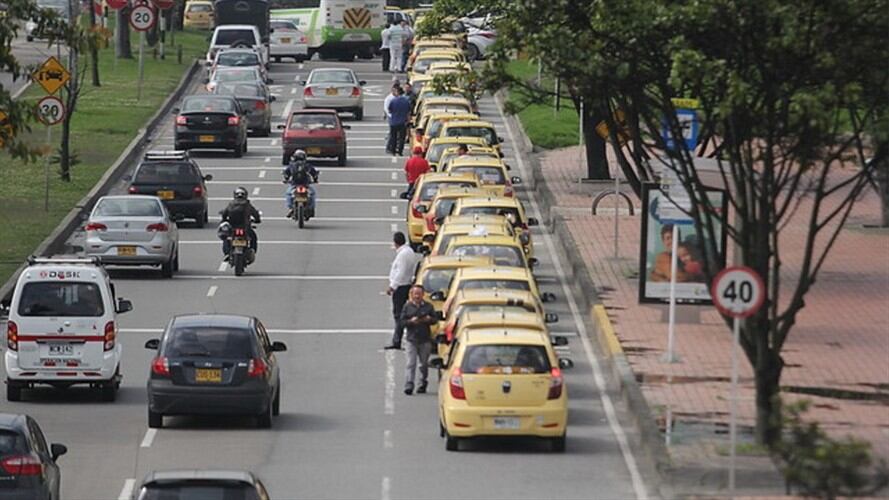 Administración Peñalosa pide a Consejo de Estado legalizar tabletas para taxis . Foto: Colprensa