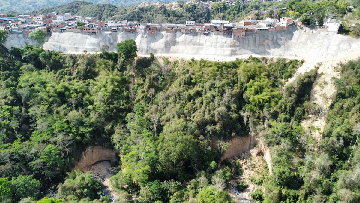 El problema está desbordado: Alcalde por minería ilegal en la escarpa occidental