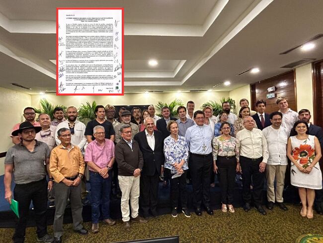 Miembros del equipo negociador de paz entre Gobierno y ELN.