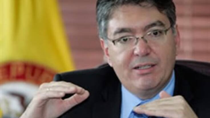 Colombia es un país admirable por su manejo económico: Minhacienda
