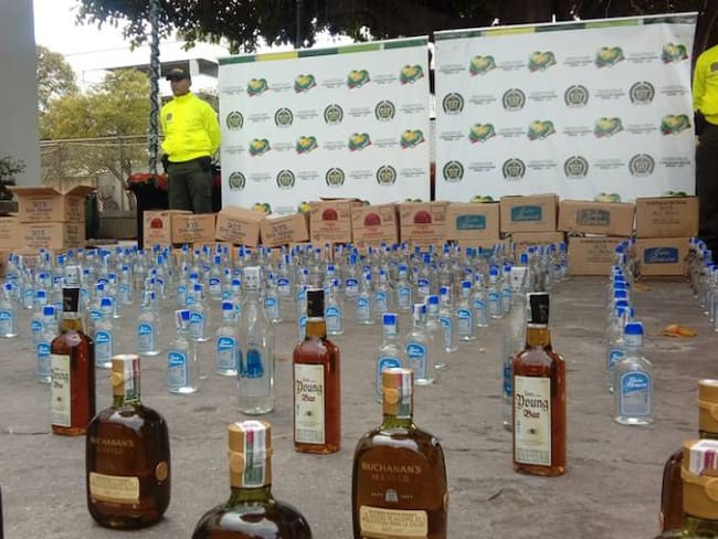 Policía incauta 7600 botellas de licor adulterado y de contrabando