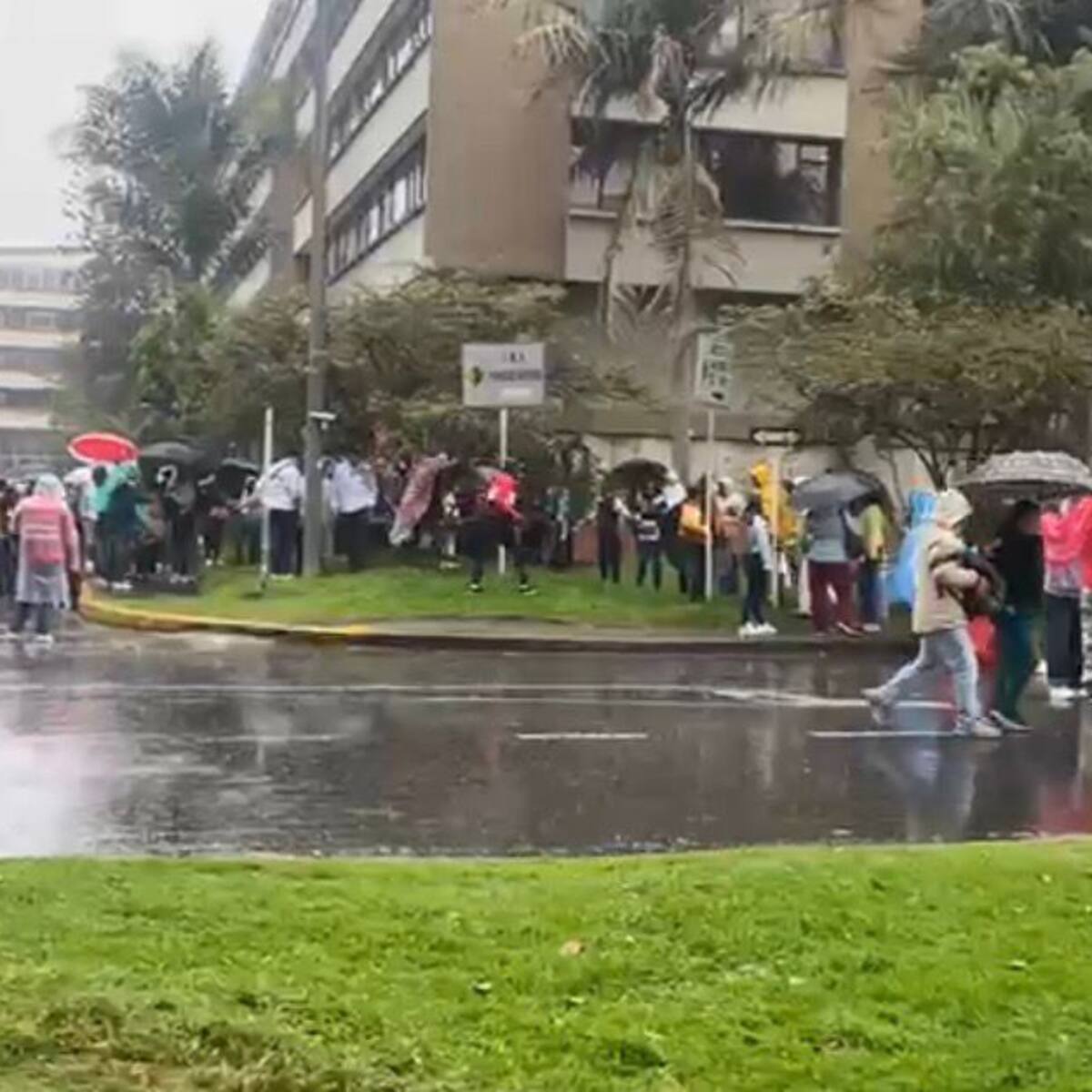 Protesta contra el Gobierno terminó en manifestaciones y retenidos en el CAN