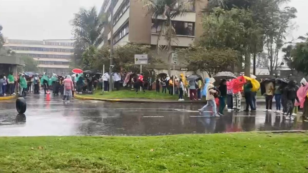 Más de 6 horas completan los bloqueos en MinEducación y ANT