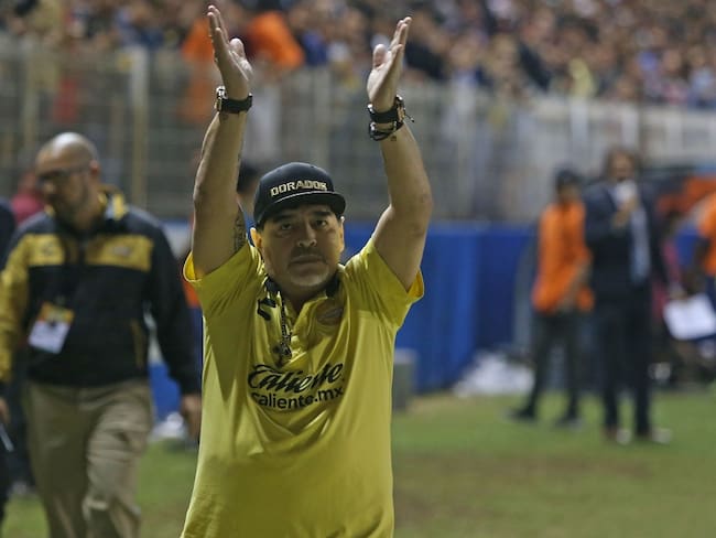 Maradona, dado de alta tras permanecer cinco horas en la clínica