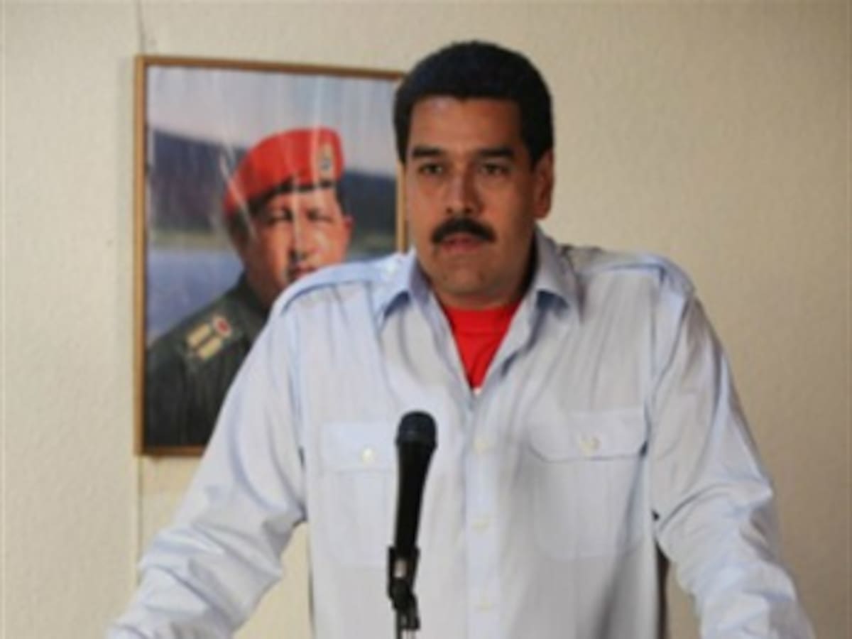 Presidente (e) Maduro insiste que cáncer de Chávez era irregular y anuncia investigación