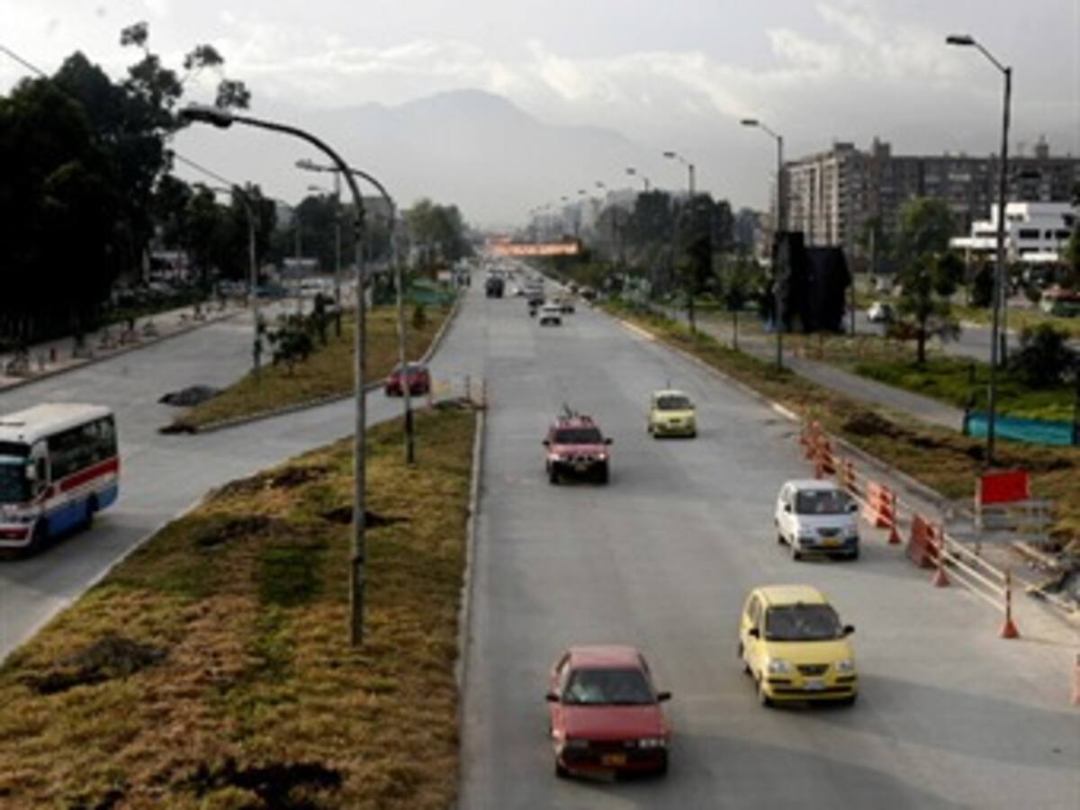 Entregan primeros tramos de la troncal de Transmilenio de la Calle 26 en Bogotá