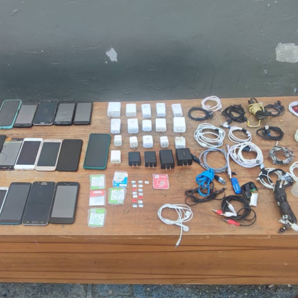 En la UPPV de Pereira incautaron armas, estupefacientes y celulares