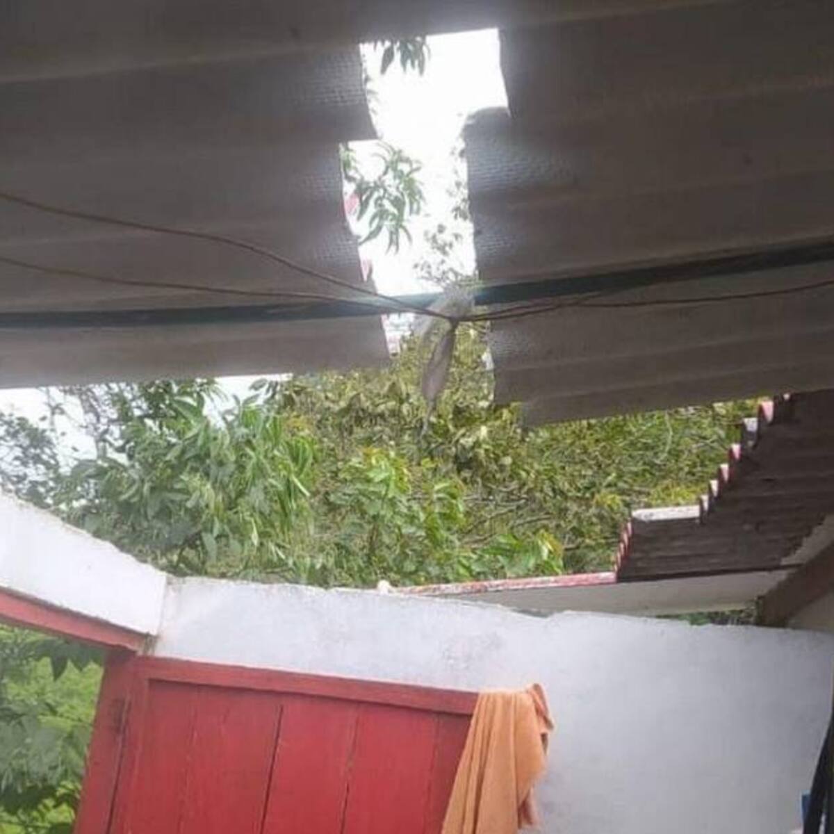 Dos familias afectadas por fuerte vendaval que se registró en Samaná, Caldas