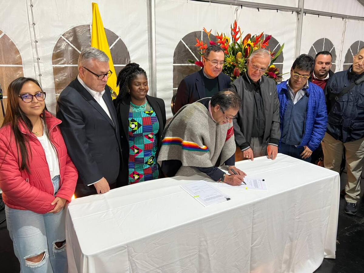 Presidente Petro sancionó ley de orden público que establece la Paz total