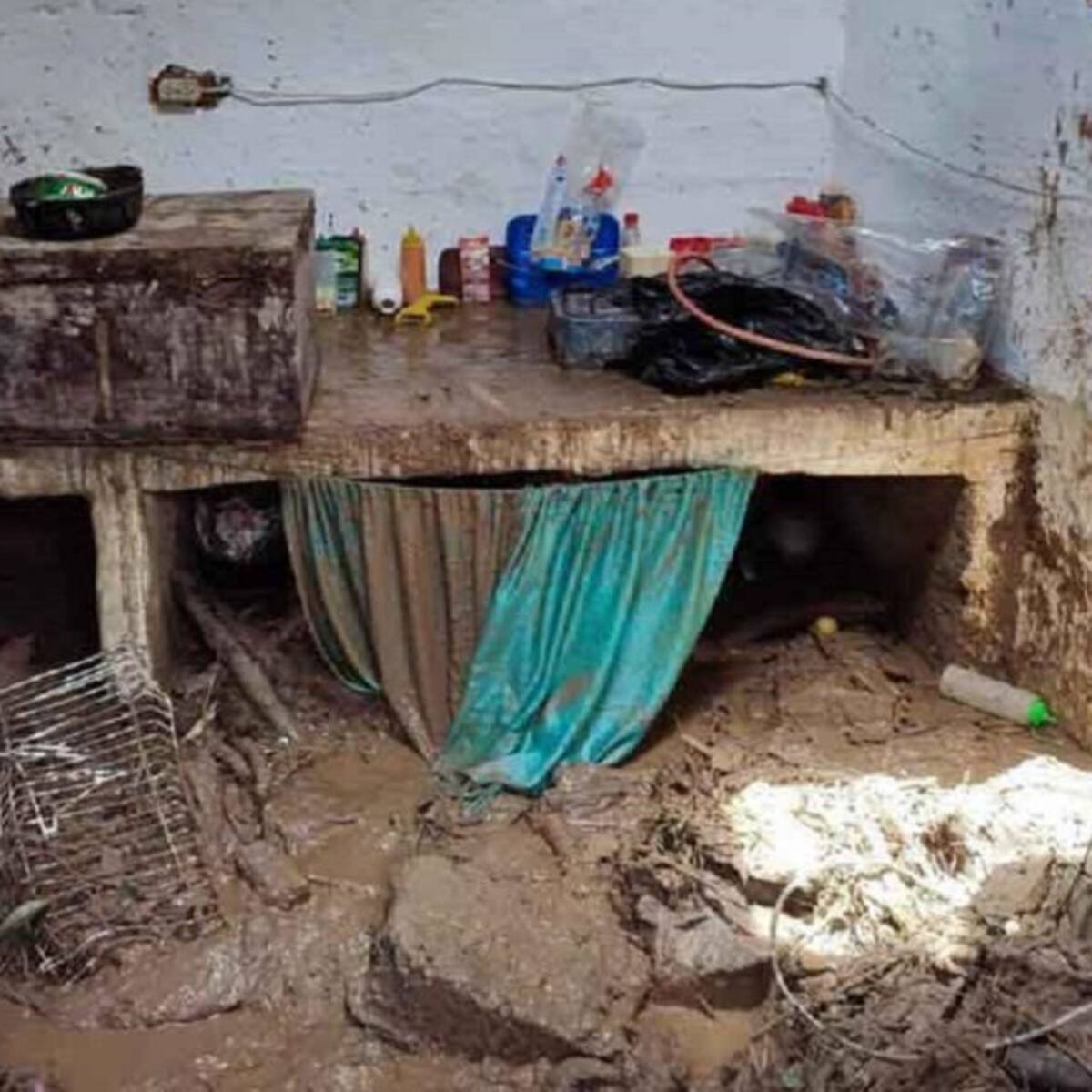 28 familias damnificadas por desbordamiento de una quebrada en Ciudad Bolívar