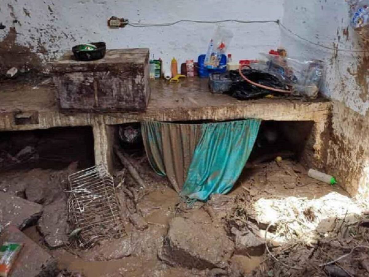 28 familias damnificadas por desbordamiento de una quebrada en Ciudad Bolívar