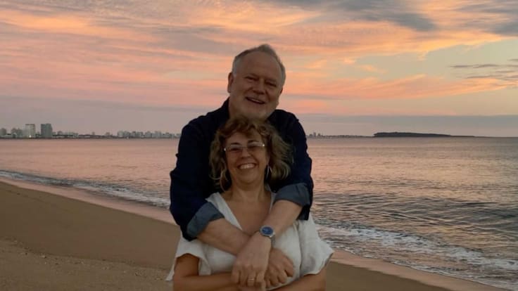 "Nos dimos el primer beso cuando ya no podíamos más": la historia de amor de un matrimonio de exclérigos