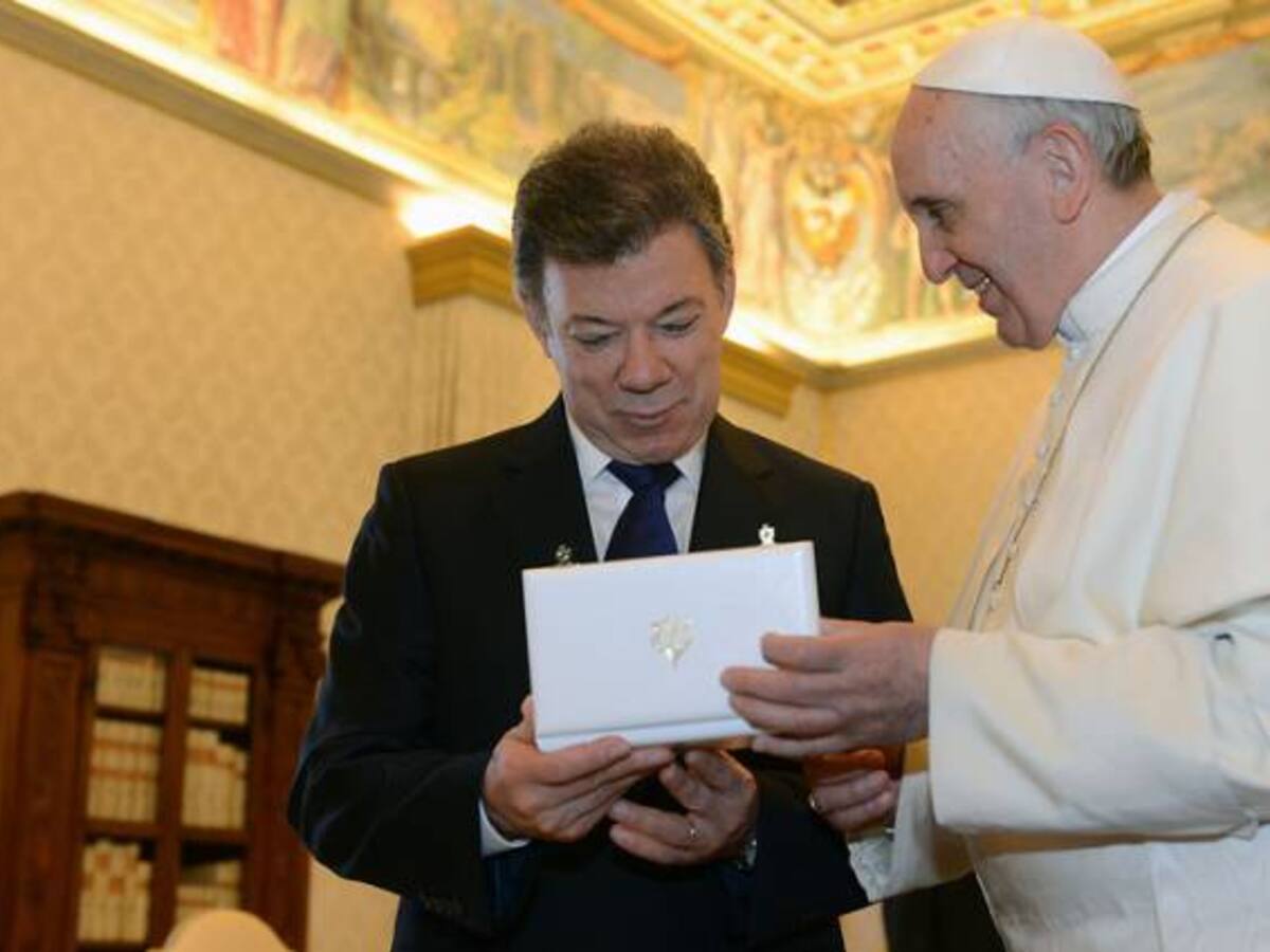 Santos agradece mensaje del papa Francisco por la paz de Colombia