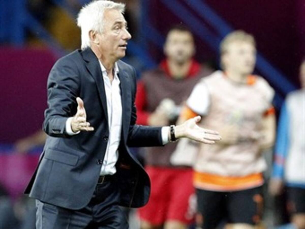 'No logramos el nivel físico adecuado': Bert van Marwijk, técnico de Holanda